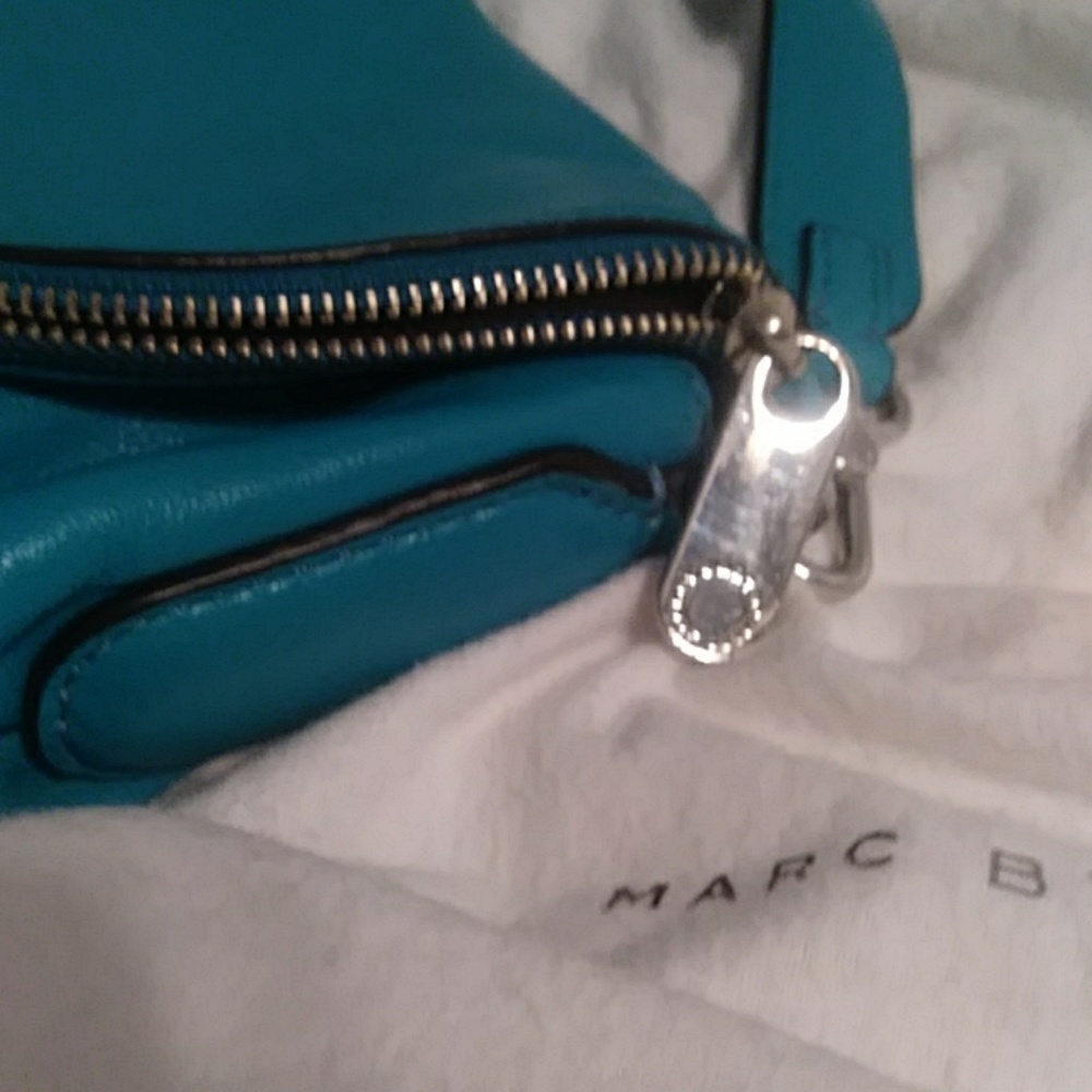 Marc Jacobs leather crossbody bag! - Picture 8 of 8